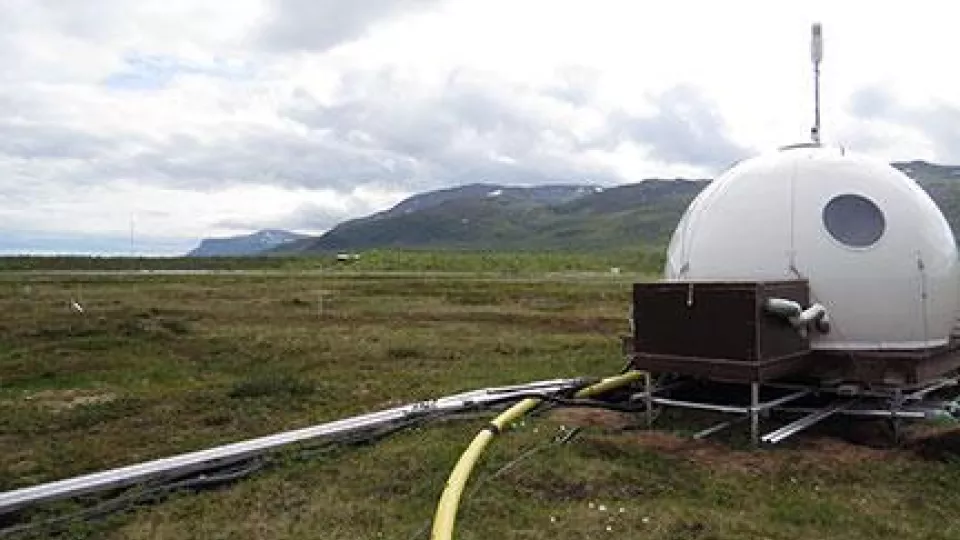 Abisko-Stordalen is one of the measurement sites at ICOS Sweden. The igloo is a field laboratory which provides shelter to the sensitive parts of the measurement equipment. Photo: Jutta Holst