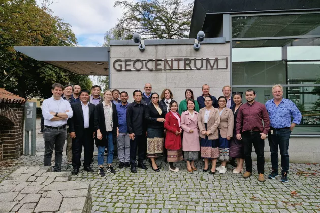 International representatives at the preoject meeting gathered outside Geocenter in Lund.